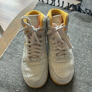 Nike Air tennis shoes. Size 7.5. Great shape